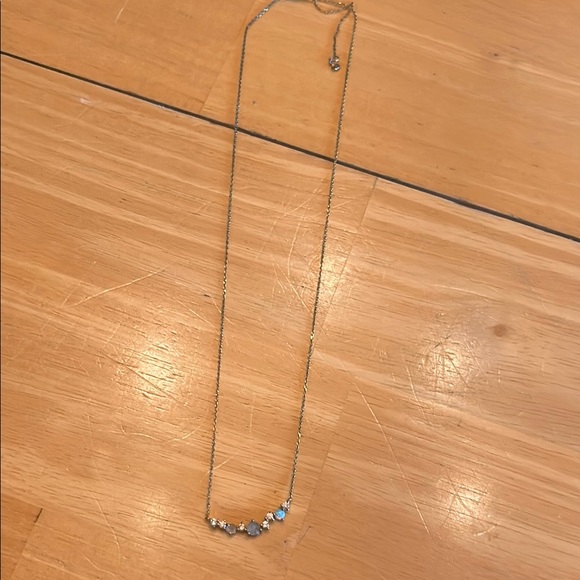 Elegant rose gold tai necklace with gems - Picture 1 of 5